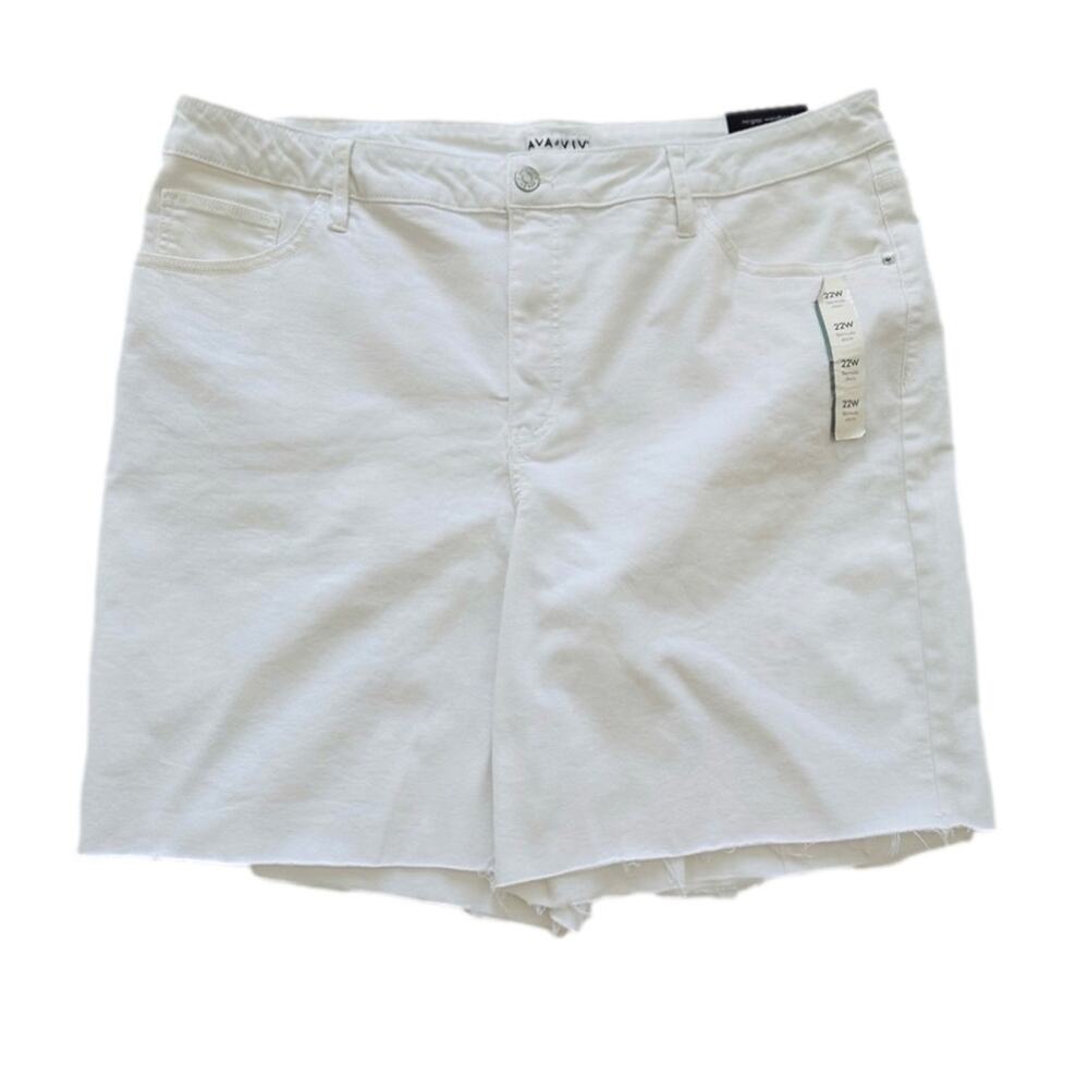 AVA & VIV Shorts White High Rise No Gap Waist Bermuda Denim Jean Plus 22W NEW